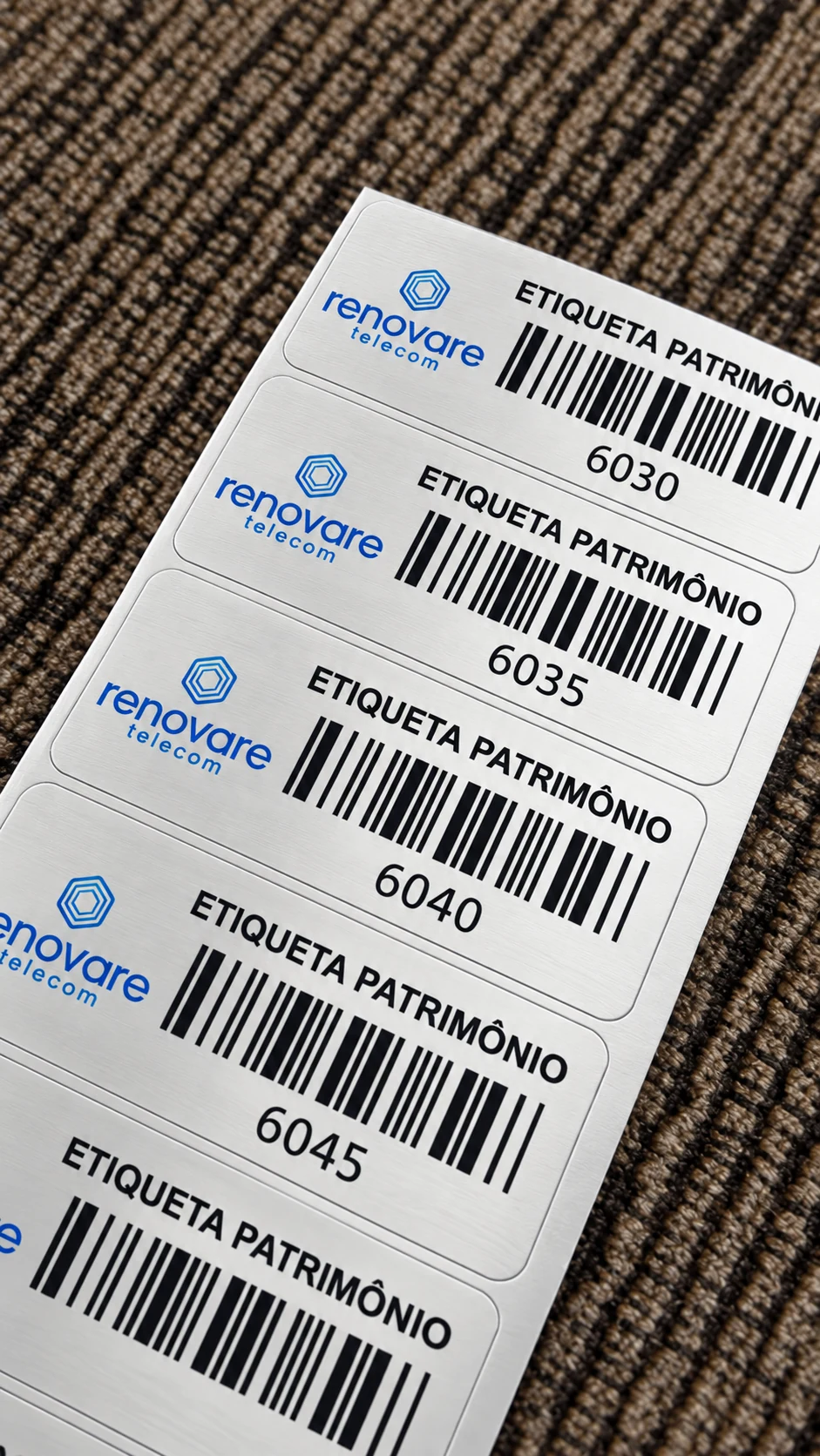 Etiquetas patrimoniais metálicas Renovare